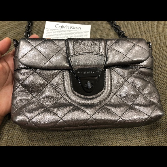 Calvin Klein Leather Crossbody Shoulder Bag Purse - Picture 3 of 16